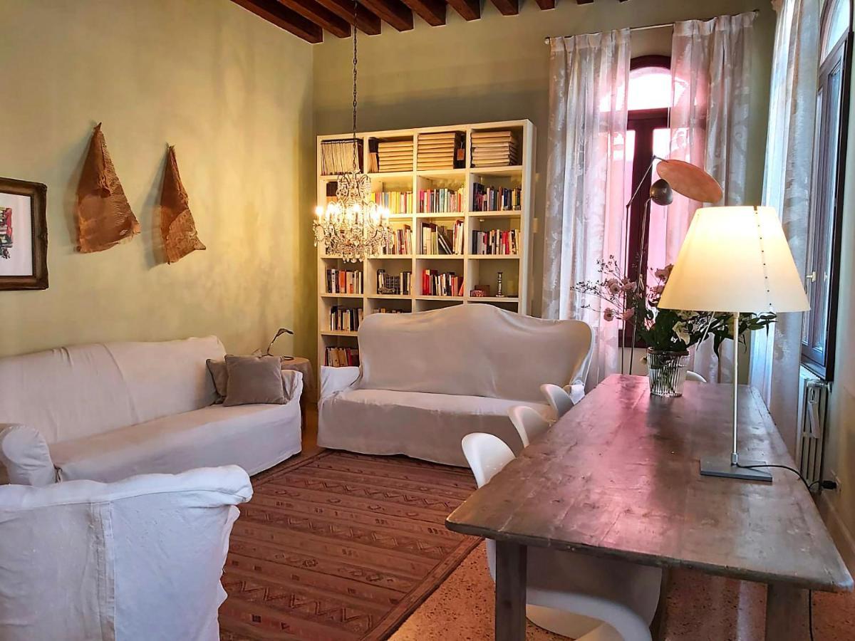 Appartamento Gorgeous Venetian With Canal View *