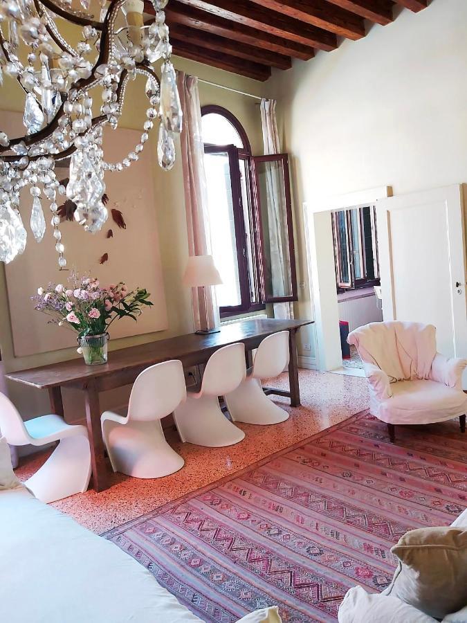 Appartamento Gorgeous Venetian With Canal View Venezia