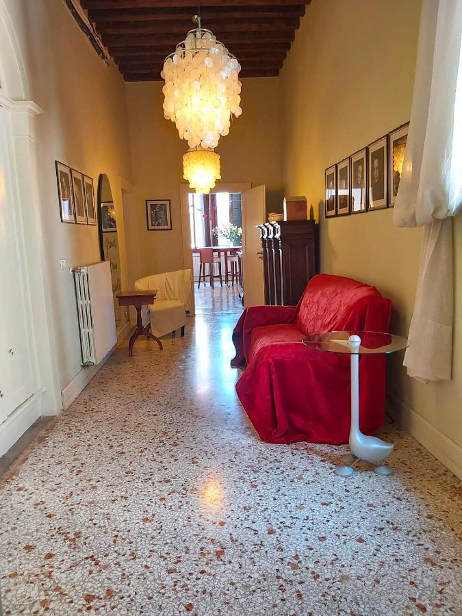 Appartamento Gorgeous Venetian With Canal View *